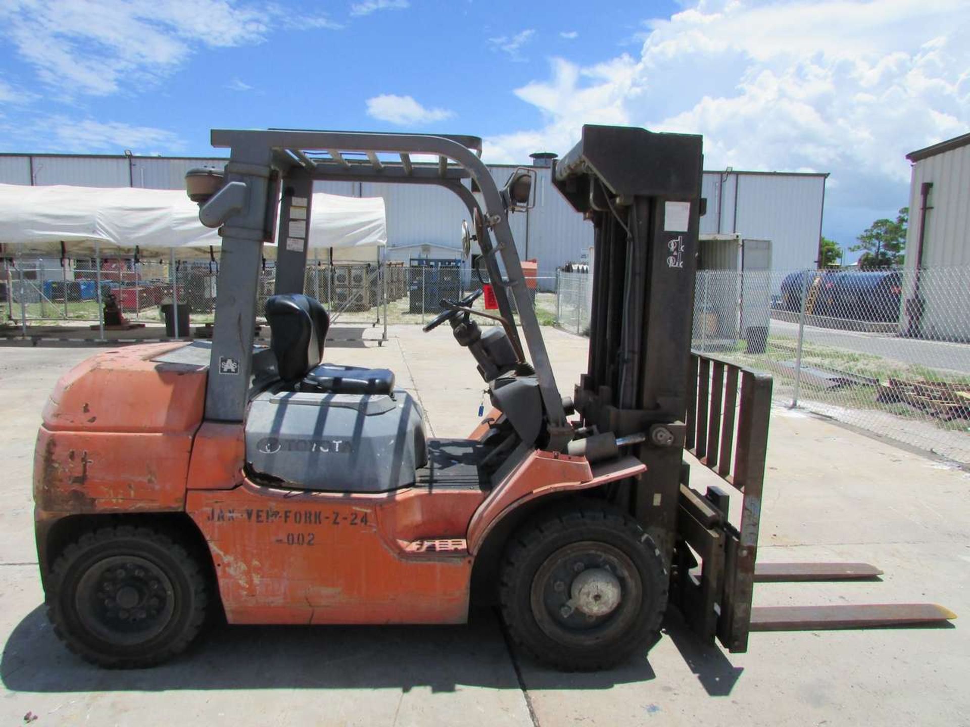 Toyota 7FDU35 Diesel Fork Truck - Image 6 of 9