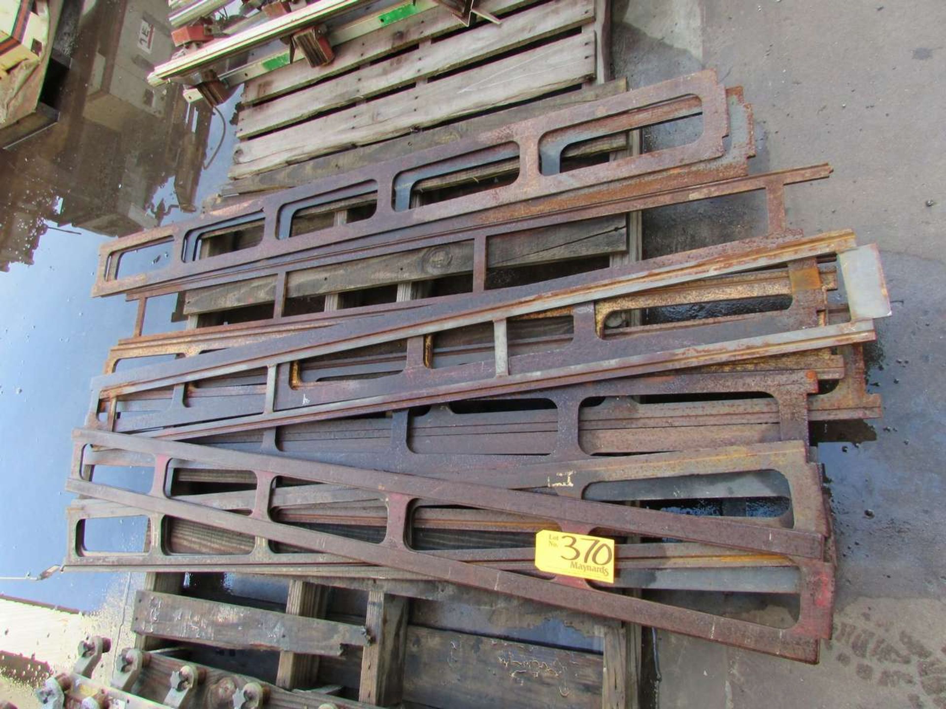 (12) Sections of Steel Track Welding Tracks