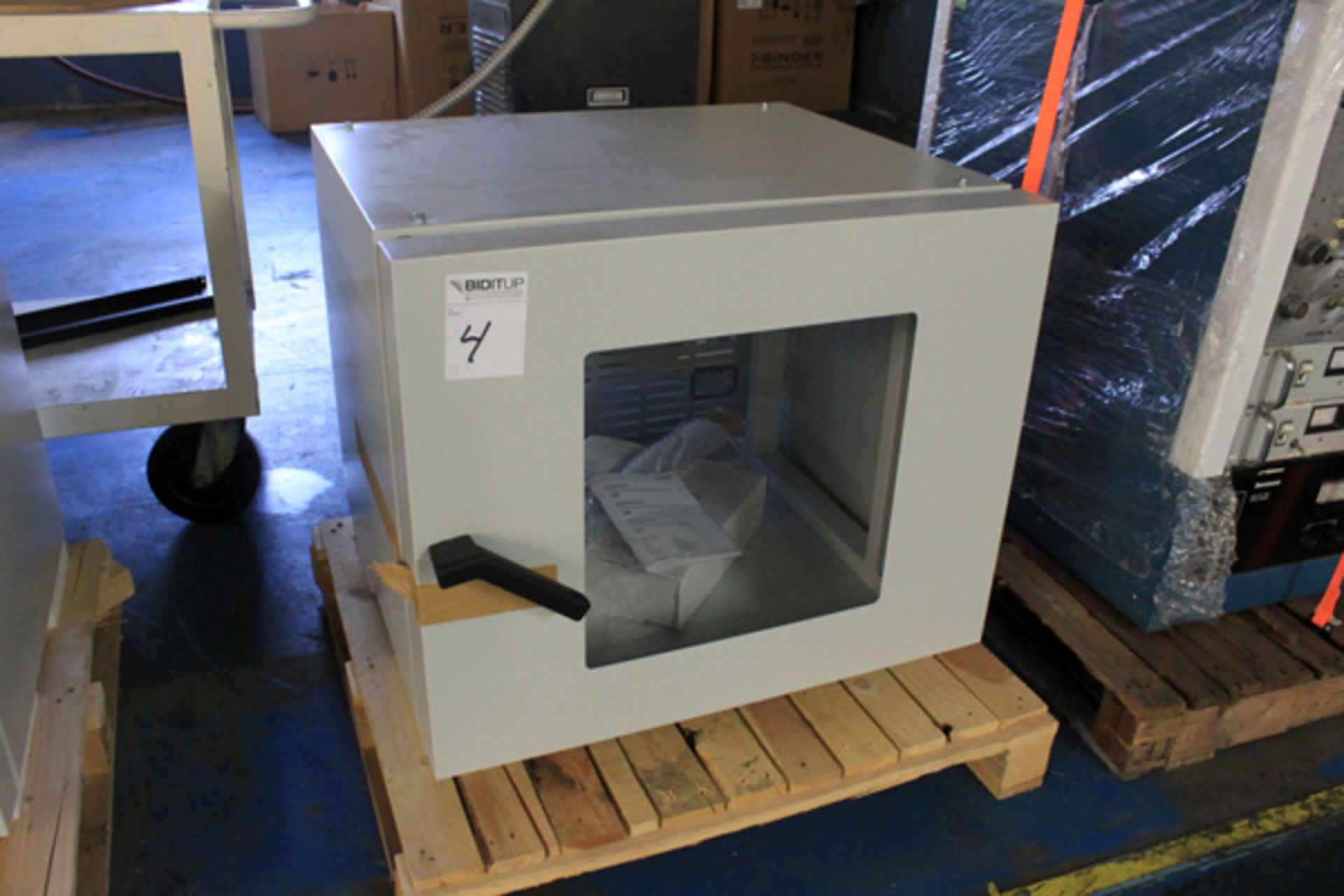 Binder Vacuum Module (29" x 22-3/4" D x 23-5/8" H)