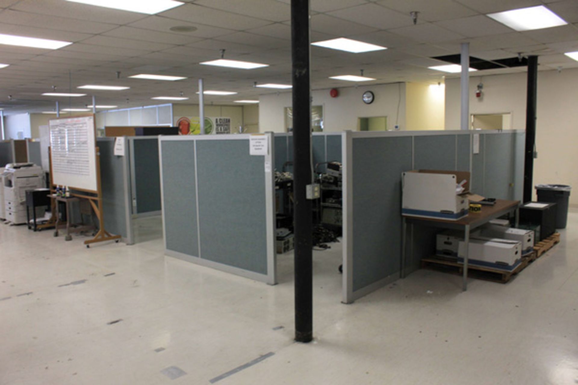 All Cubicles Throughout Lab Area - Image 3 of 6