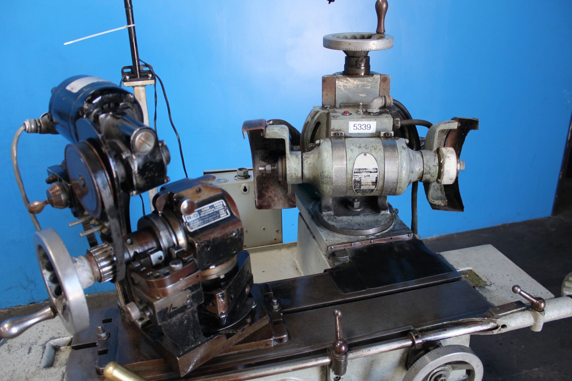 Seneca Falls Form Relieving Grinder, Model 25 R-O, 25RO Universal Form Relieving Fixture, Chucks, - Image 3 of 4