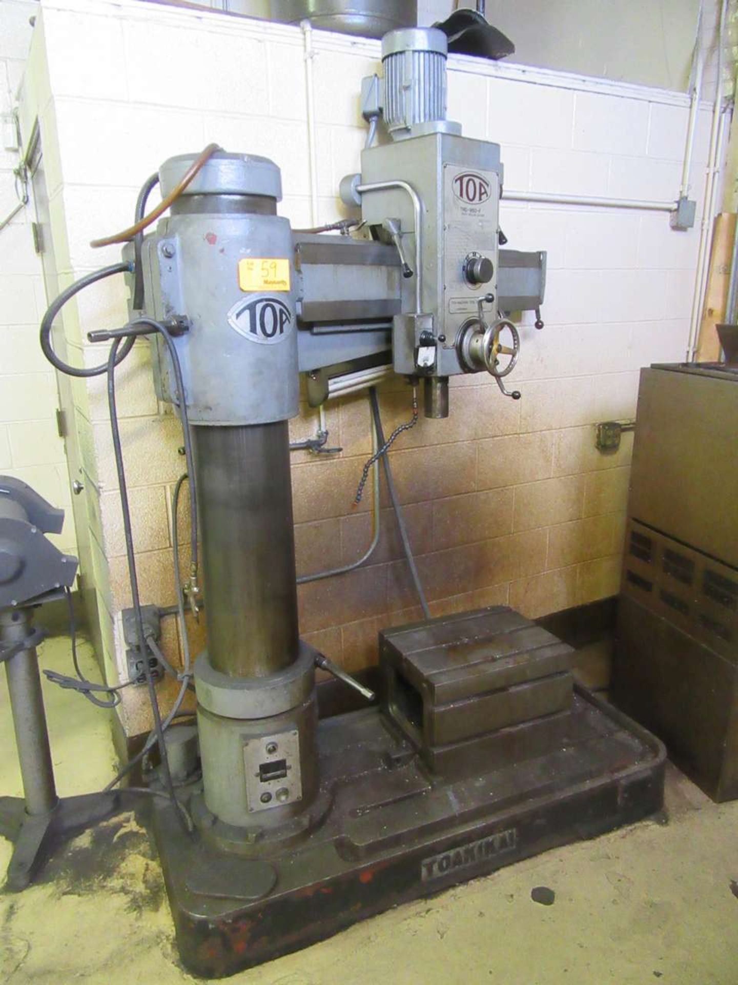 TOA TRD-950-F Radial Arm Drill