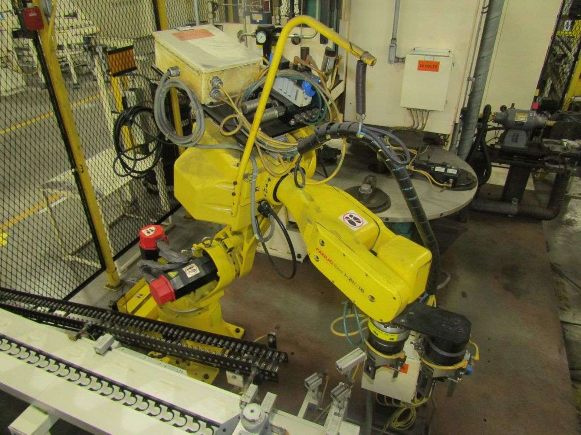 Fanuc 6-Axis Robots - Image 9 of 14