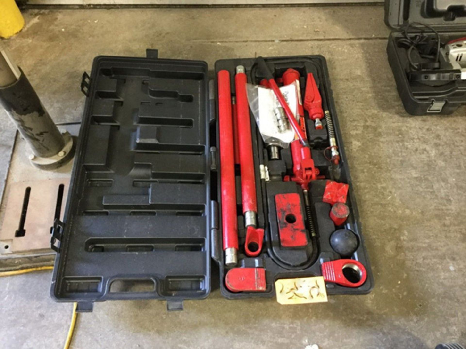 10-Ton Hydraulic Body Repair Kit - (L453), Located In: Springfield, MO