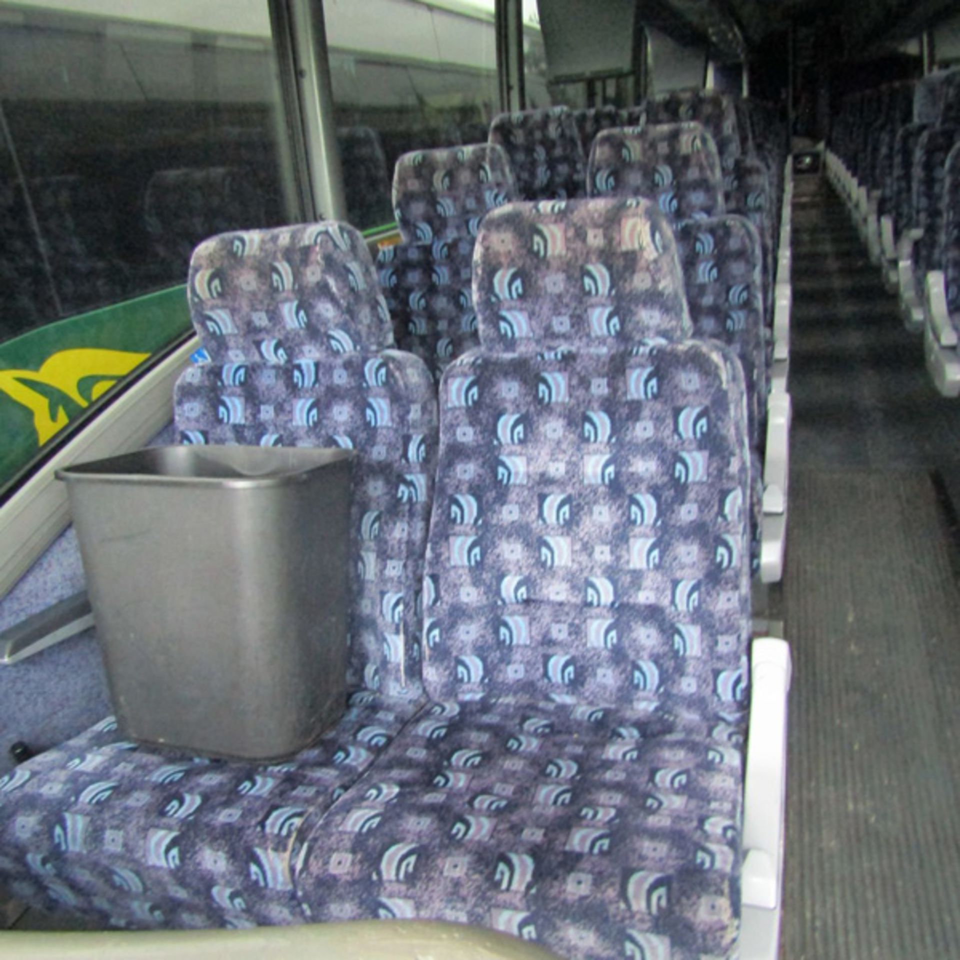 2008 MCI J4500 56-Passenger Charter Bus - Dual Axle, VIN 2MG3JMEA88W064984, 612,041 Miles (Bus 205), - Bild 5 aus 8