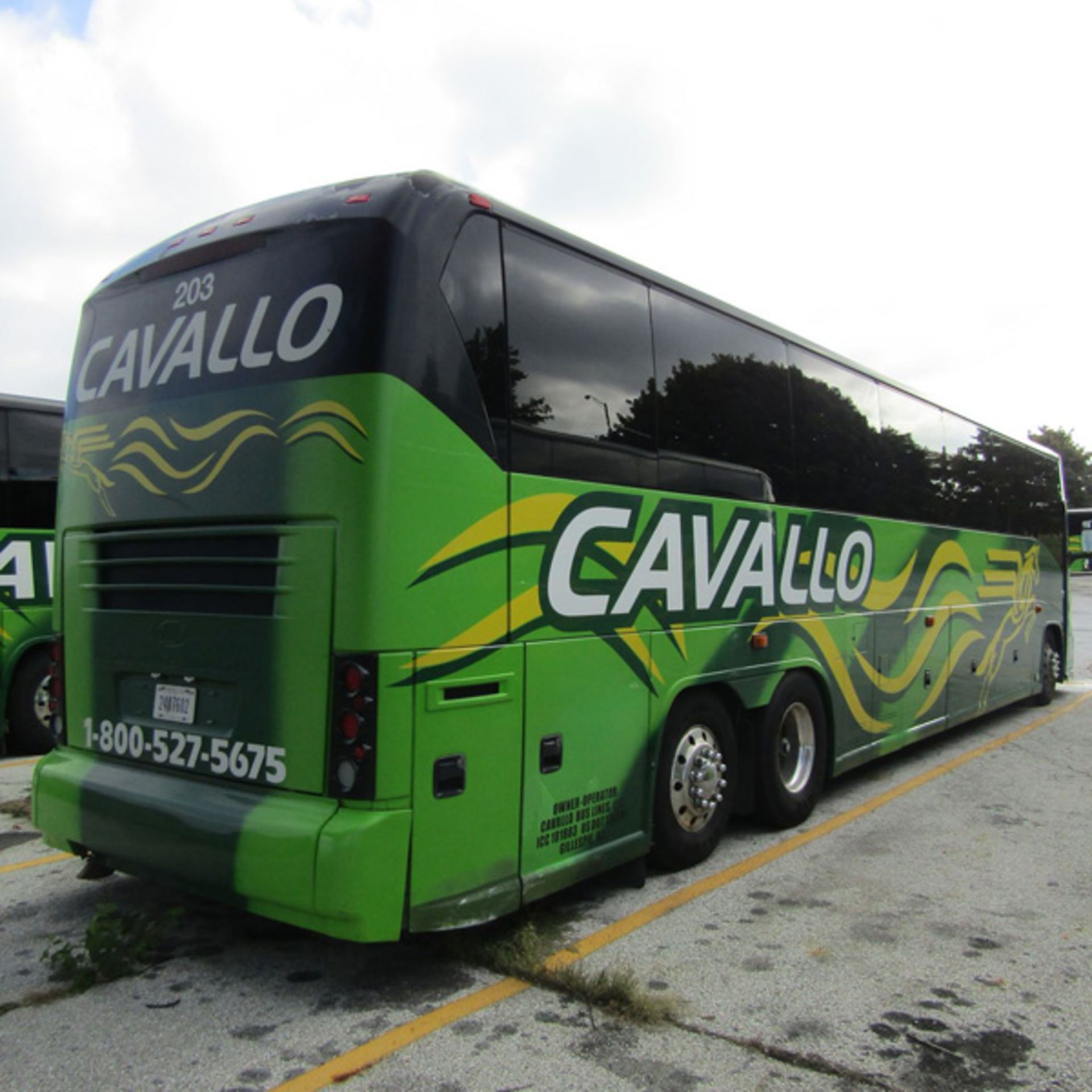 2008 MCI J4500 56-Passenger Charter Bus - Dual Axle, VIN 2MG3JMEA0BW64621, 632,102 Miles (Bus - Bild 4 aus 8