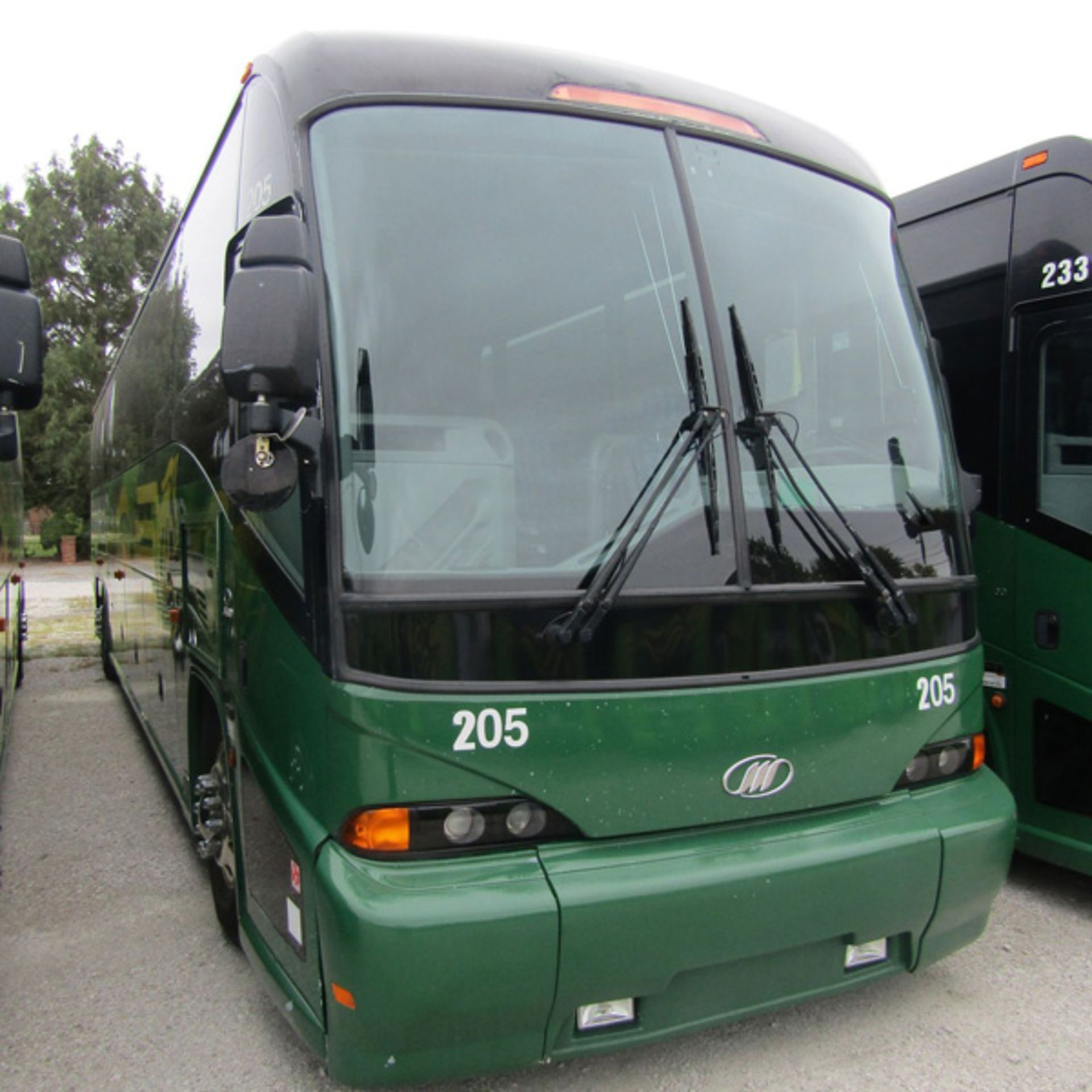 2008 MCI J4500 56-Passenger Charter Bus - Dual Axle, VIN 2MG3JMEA88W064984, 612,041 Miles (Bus 205), - Bild 2 aus 8
