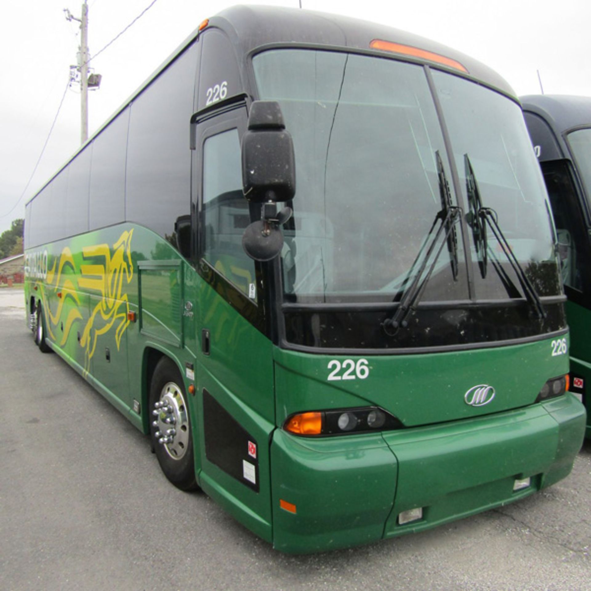 2012 MCI J4500 56-Passenger Charter Bus - Dual Axle, VIN 2MG3JMBA2CW066055, 423,316 Miles (Bus 226), - Bild 2 aus 8