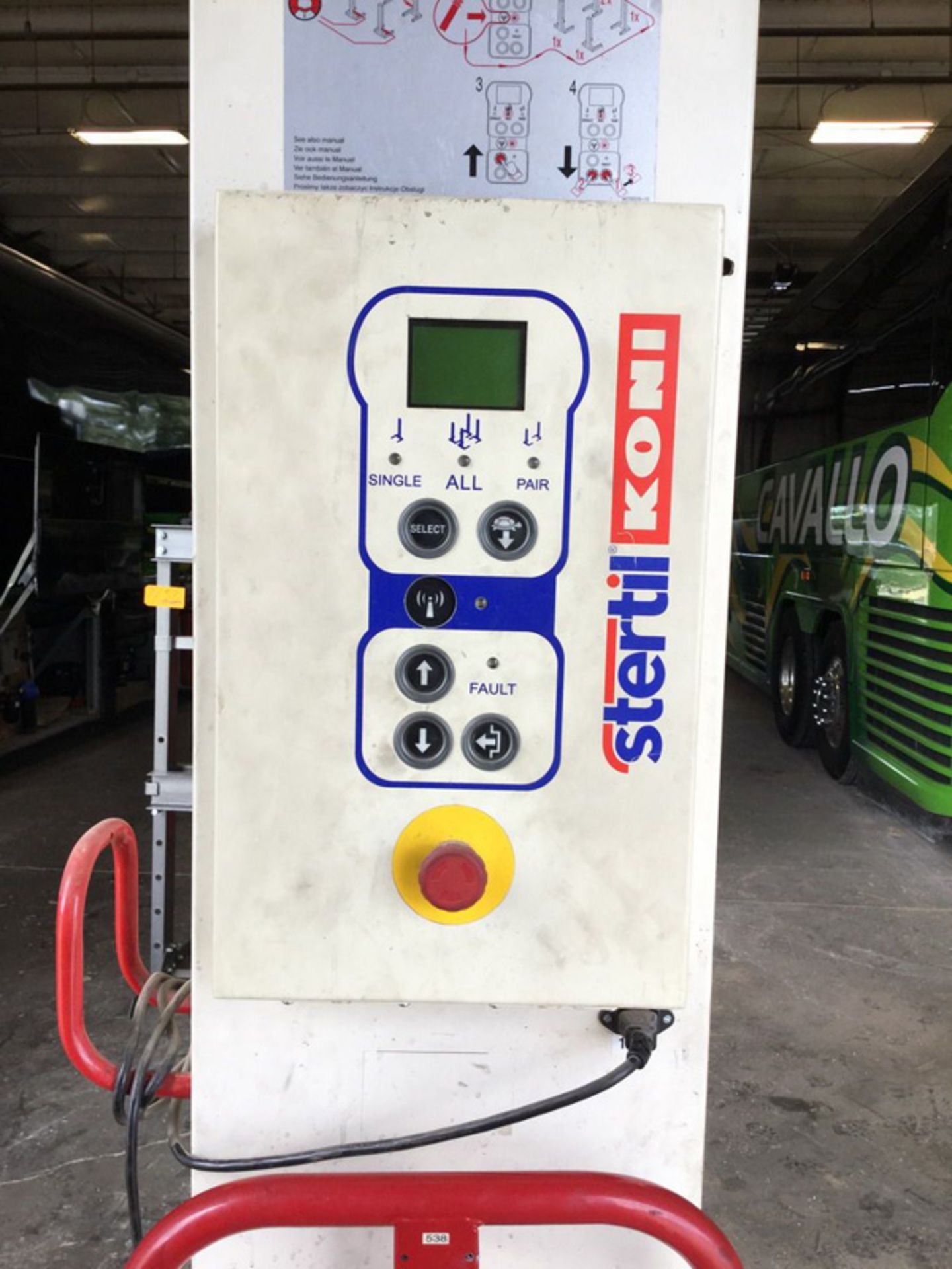 Stertil Koni ST-1100 22,000lb Mobile Single Column Lift - 4200 PSI, 24 VDC 130A, 120 VAC 7A(L427), - Image 3 of 3