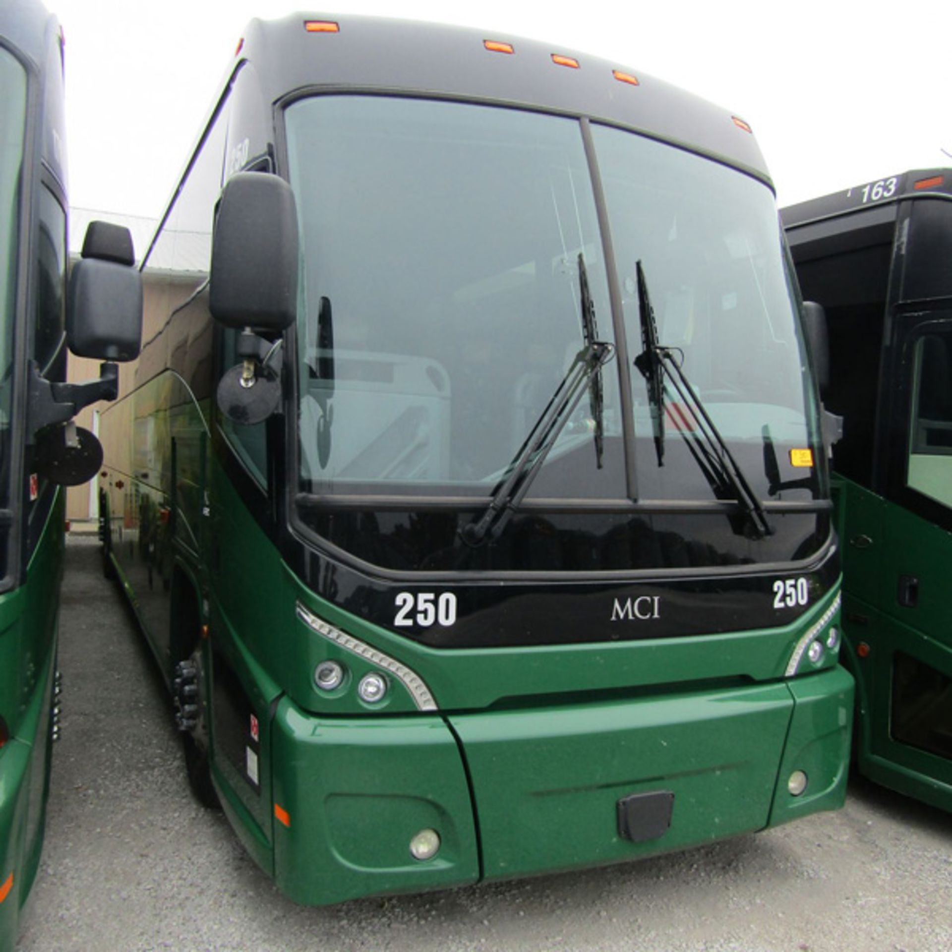 2017 MCI J4500 56-Passenger Charter Bus - CDual Axle, VIN 2MG3JMBAXHW067950, 83,319 Miles (Bus 250), - Bild 2 aus 7