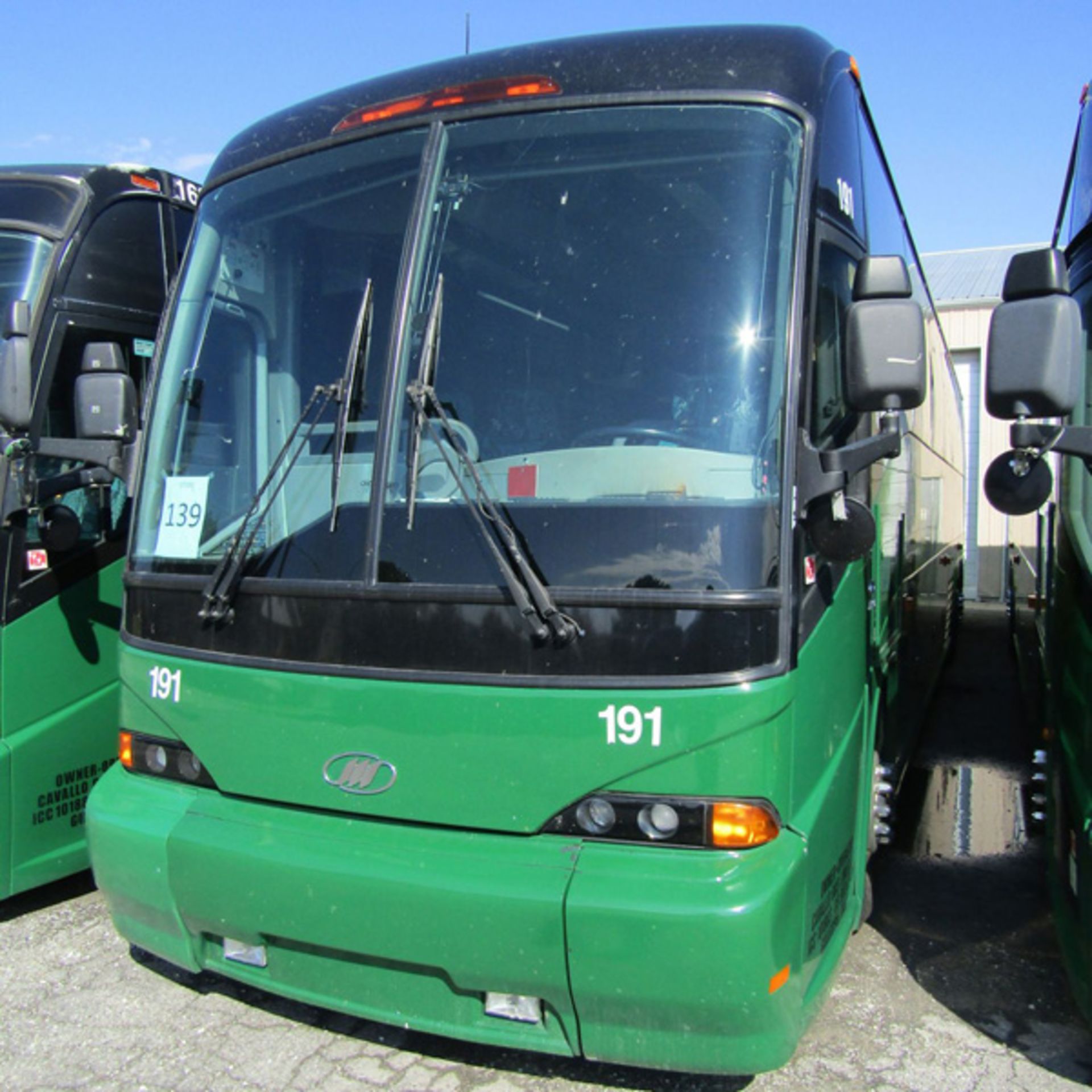2007 MCI J4500 56-Passenger Charter Bus - Dual Axle,VIN 2M93JMDA67W063963, 635,900 Miles (Bus