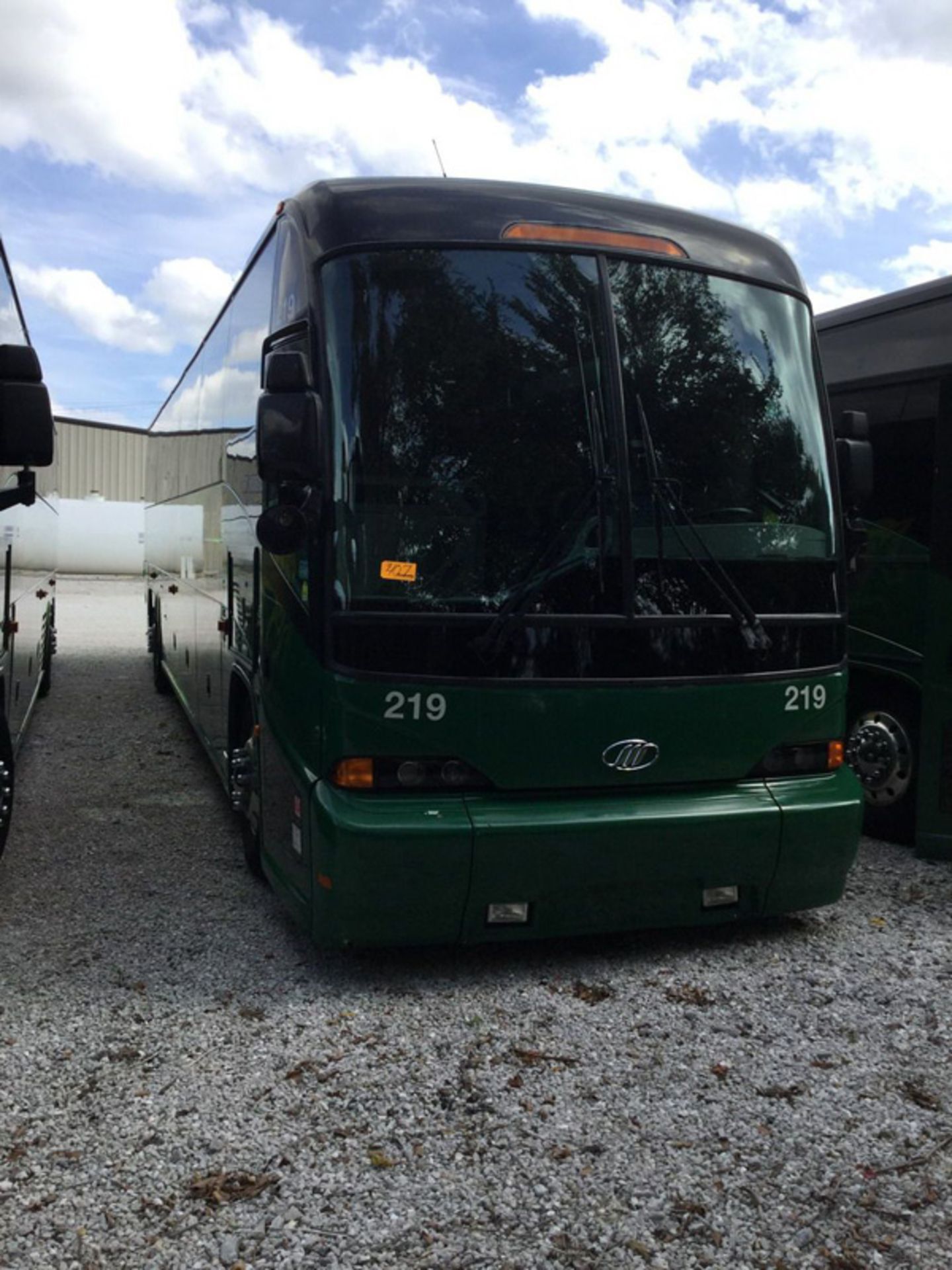 2011 MCI J4500 56-Passenger Charter Bus - Dual Axle, VIN 2MG3JMEA0BW065689, 487,843 Miles (Bus