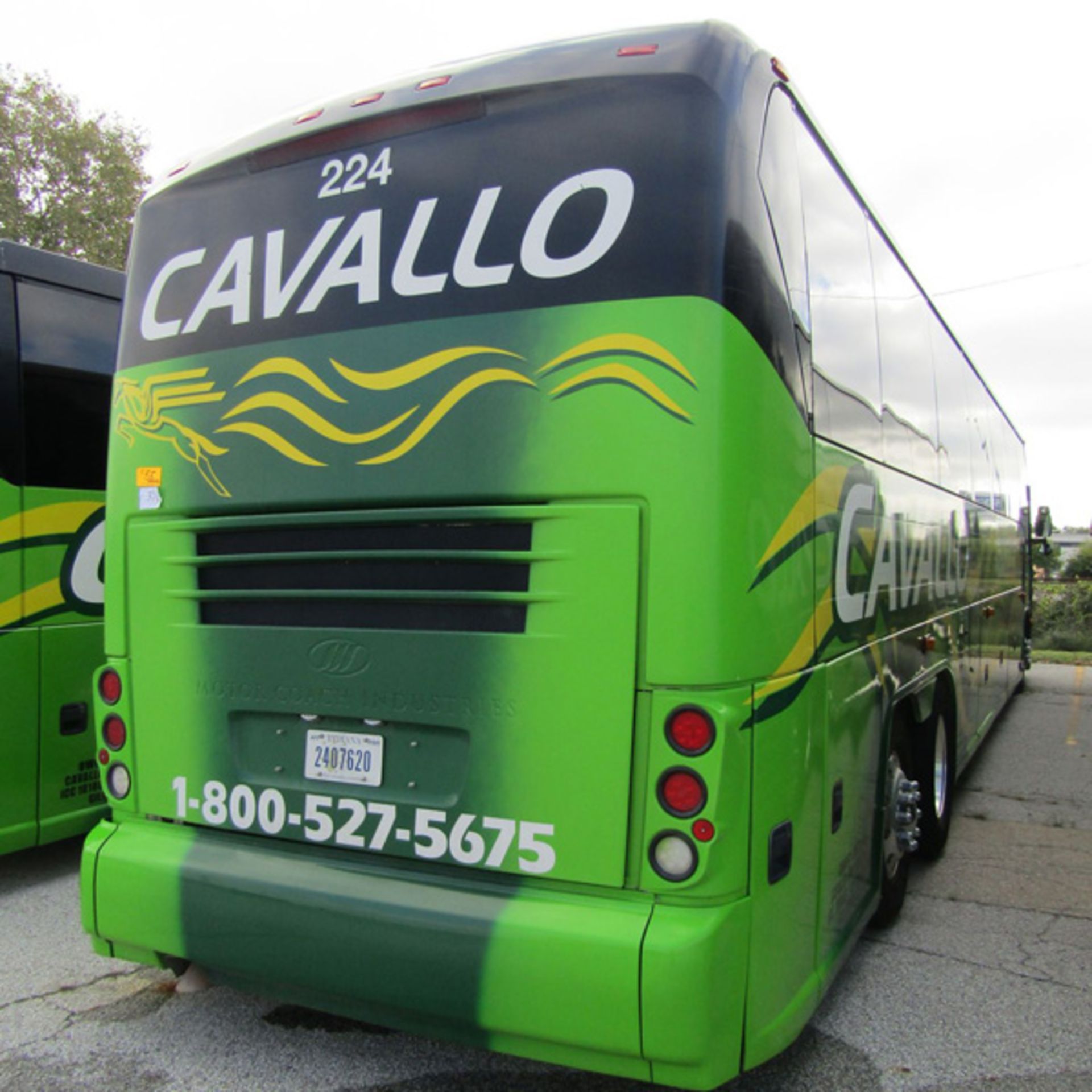 2012 MCI J4500 56-Passenger Charter Bus - Dual Axle, VIN 2MG3JMEA0BW66043 404,310 Miles (Bus 224), - Bild 4 aus 8