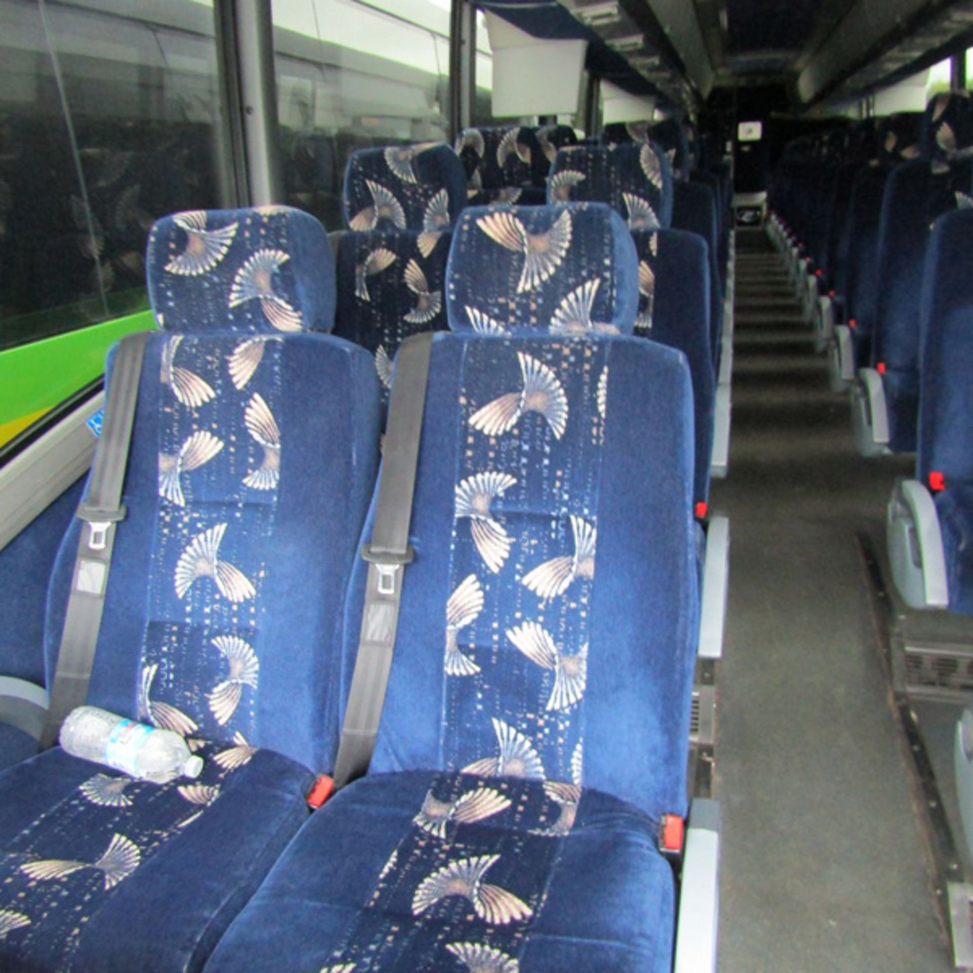 2013 MCI J4500 56-Passenger Charter Bus - Dual Axle, VIN 2MG3JMBA0DW066378, 274,211 Miles (Bus 232), - Bild 5 aus 9