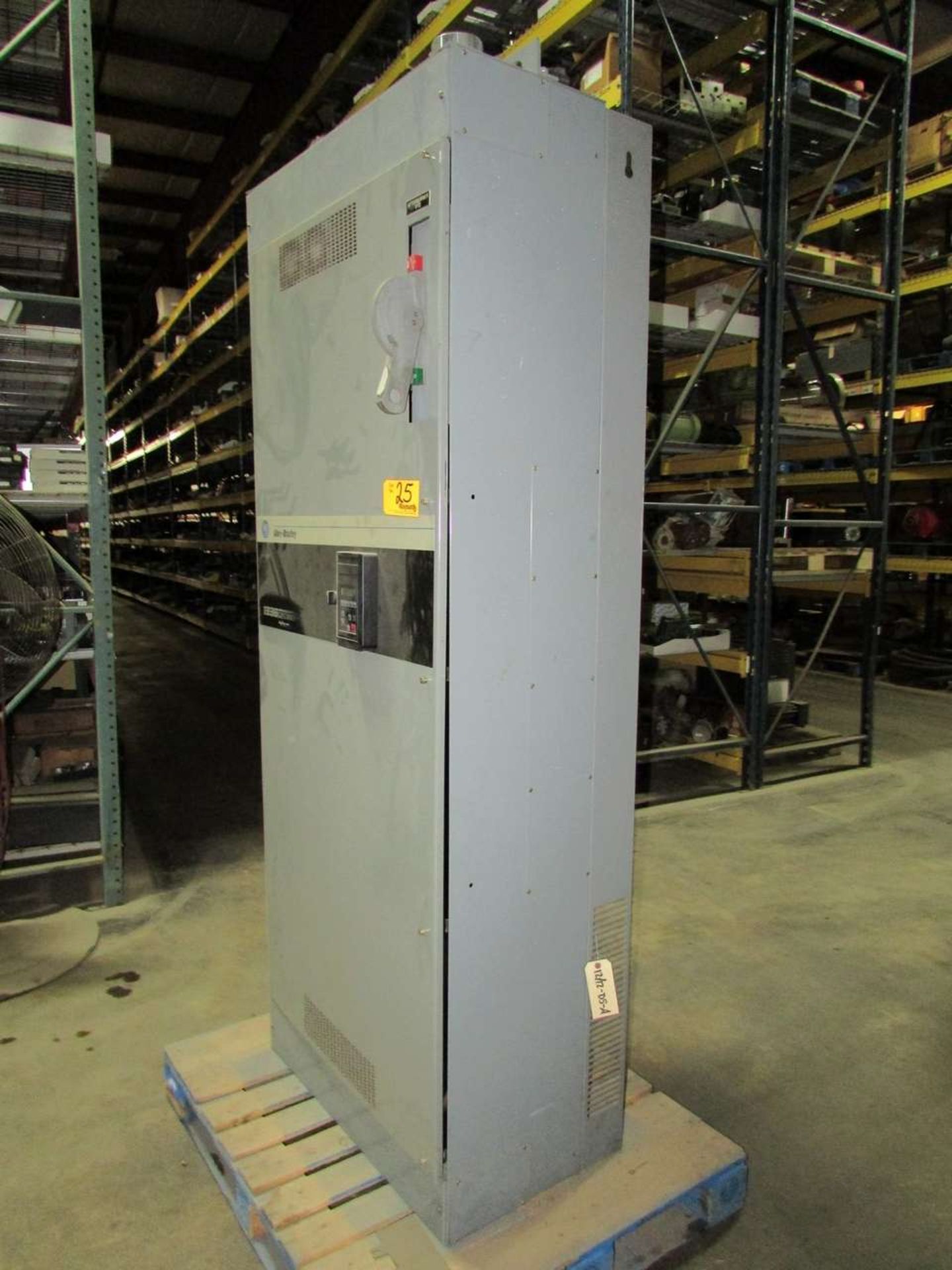 Allen Bradley 1336S-B150VAA-DS-D13-GM1C-HA2L 2000HP Variable Frequency AC Drive Cabinet - Image 3 of 9