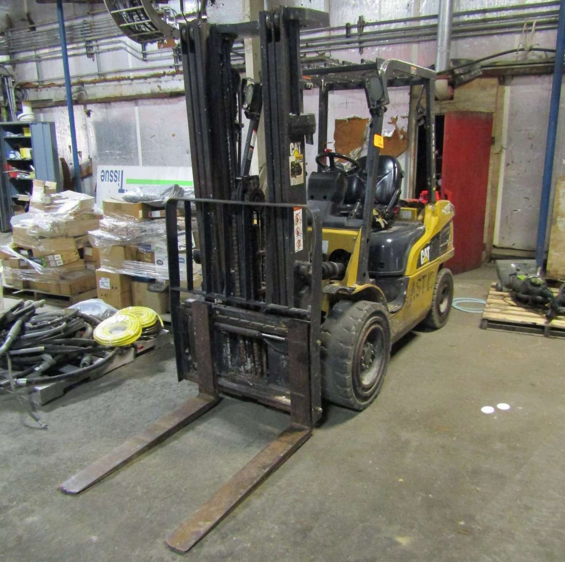 CAT 2PD7000 Fork Lift