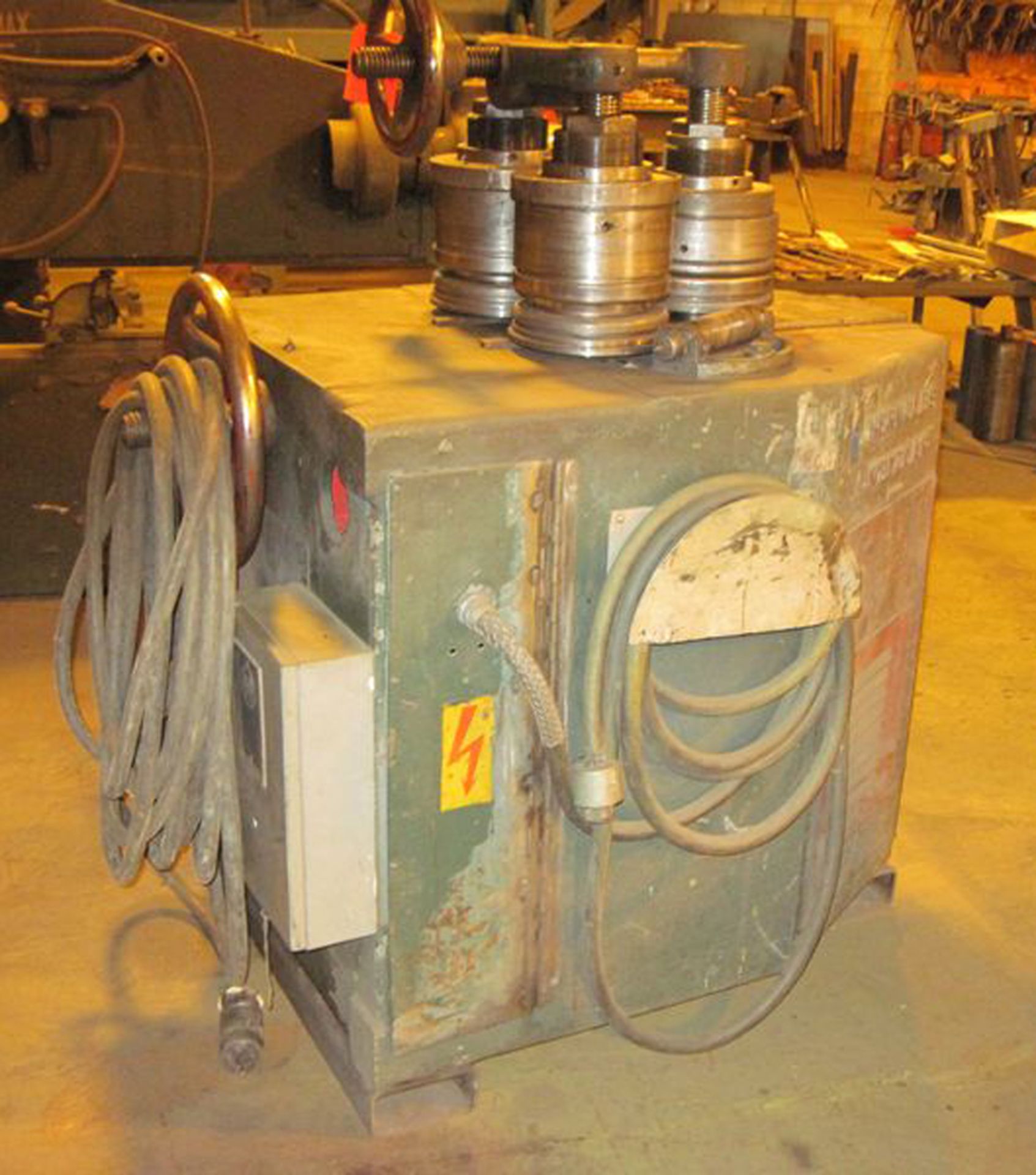 Herkules Hydraulic Angle Roll, 2 1/2" x 2 1/2" x 1/4", Mdl: 80239N, S/N: 74075 - Painesville, OH - - Image 3 of 4