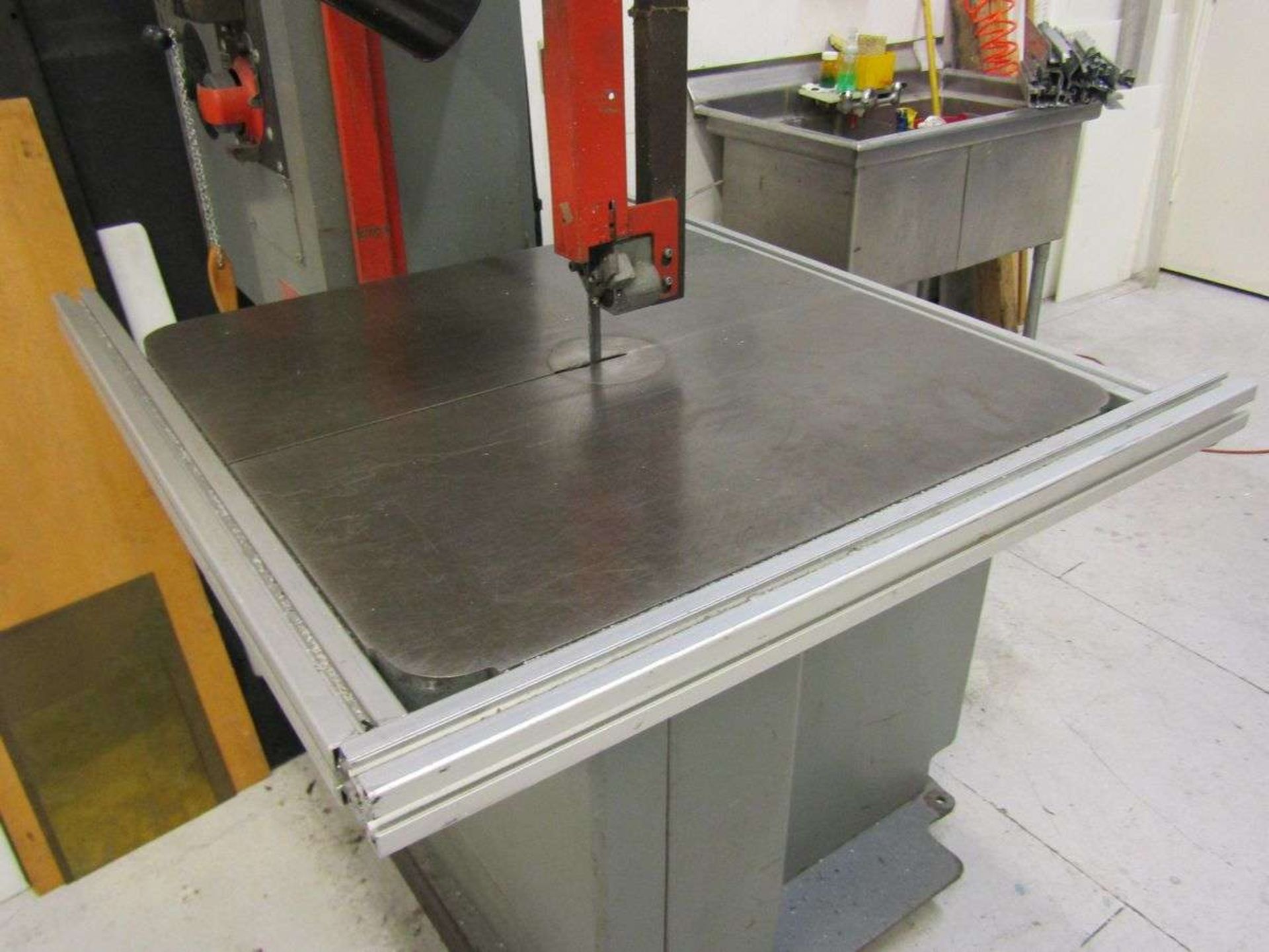 DoAll 20" Vertical Band Saw, Model 2013-2 - Image 6 of 7