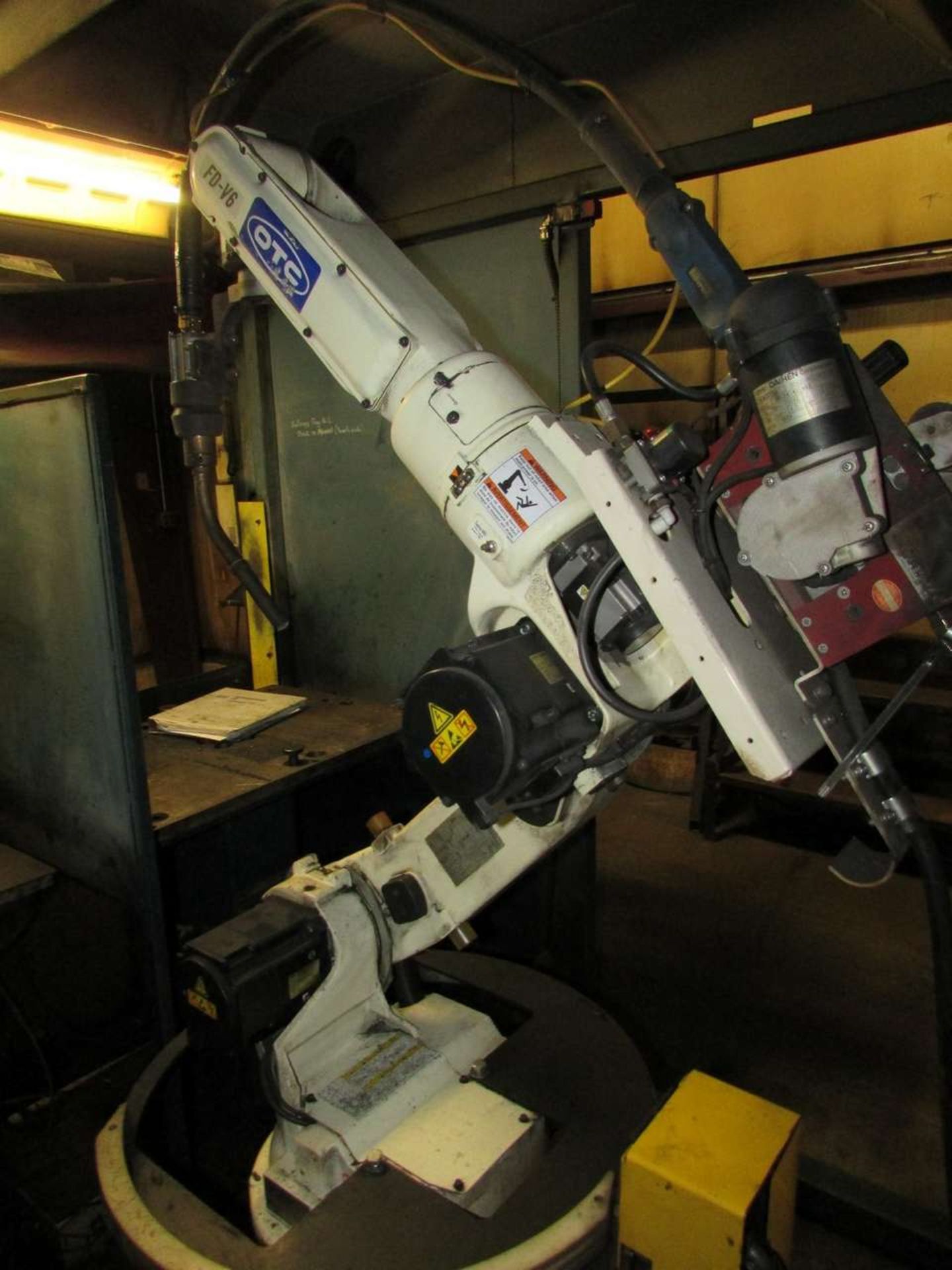 2014 OTC Eco-Arc 200 Robotic Welding Cell - Image 11 of 21