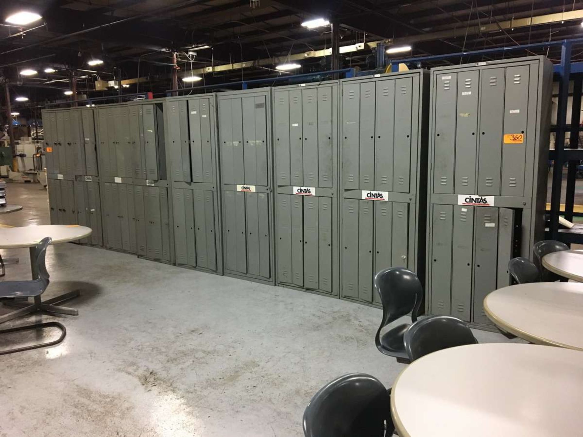 8 Unit Lockers