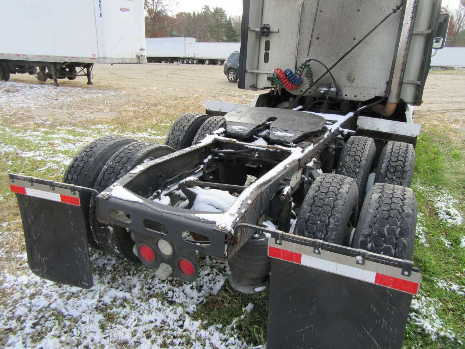 2008 Freightliner Columbia Sleeper Tractor - Image 4 of 10