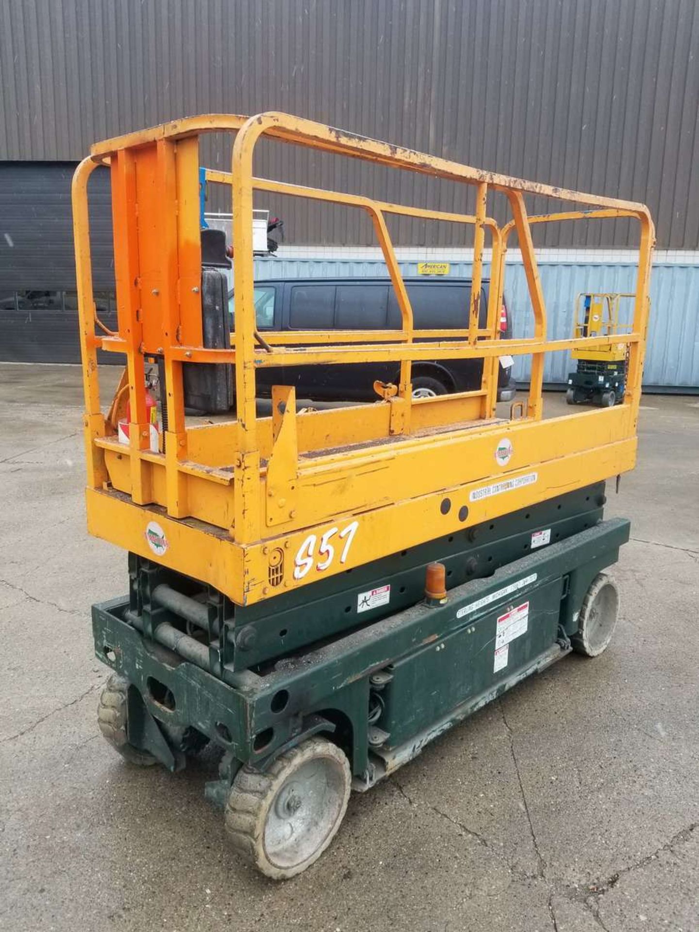 2004 Genie GS2032 Scissor Lift - Image 2 of 10