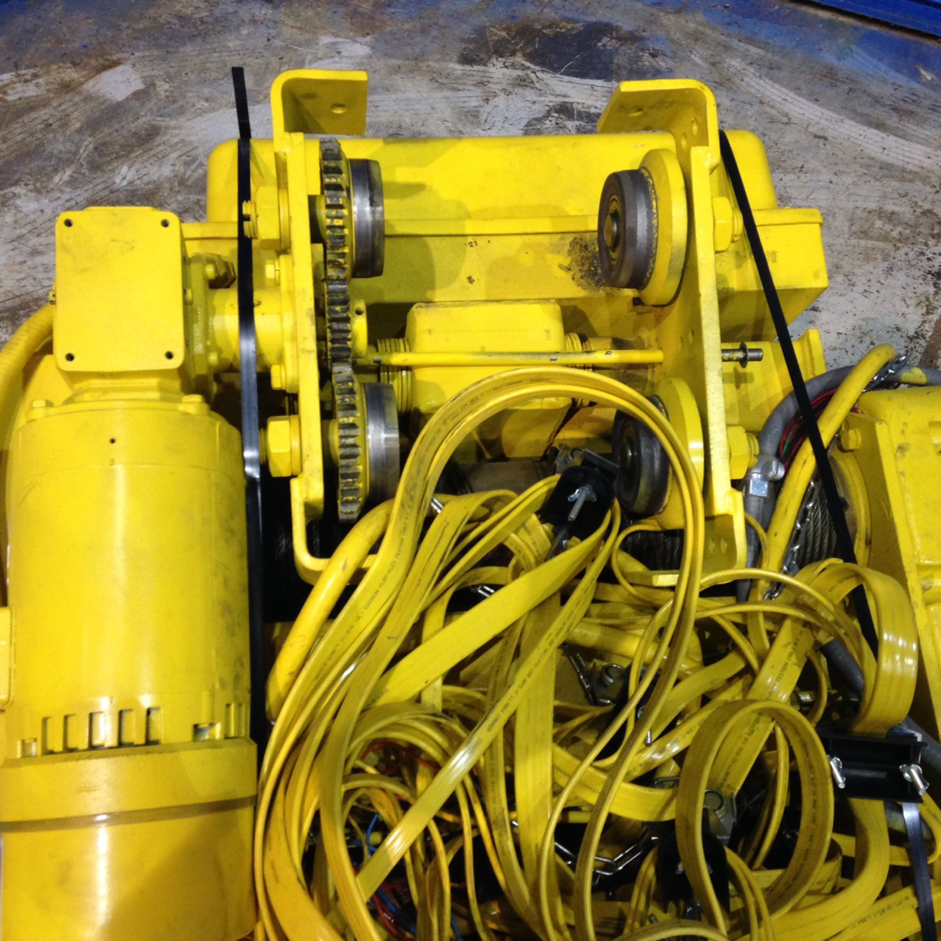 2,500 Lbs. Acco Wright X1WO2 Electric Crane Hoist & Trolley, 25’ Lift Height, Wire Rope, 2 HP (2003) - Image 5 of 7