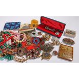 Costume jewellery, to include necklaces, brooches, etc, (qty)