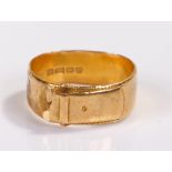 18 carat gold band, with remnants on a buckle, AF, 4.6 grams