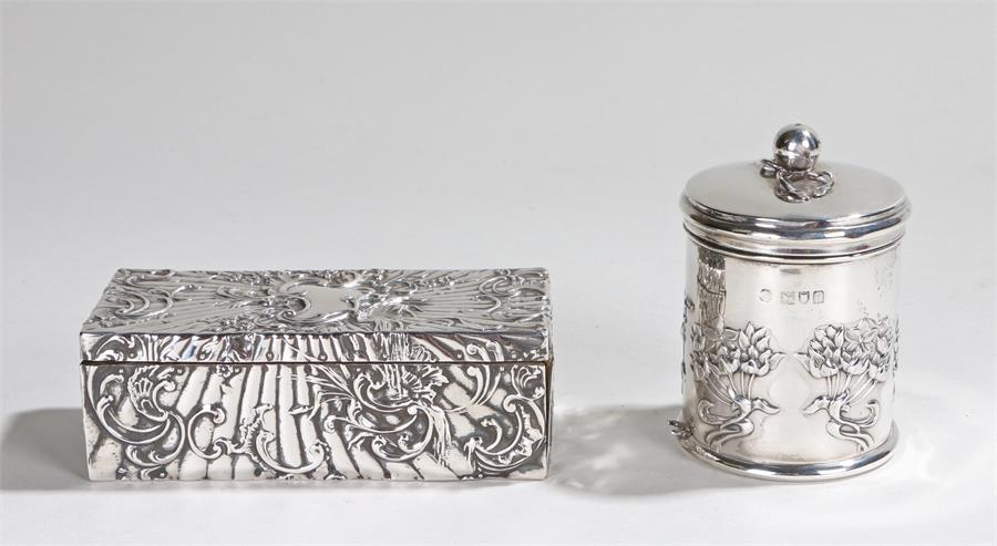 Edward VII silver pot and cover, London 1903, makers William Hutton & Sons Ltd, the lid with berry