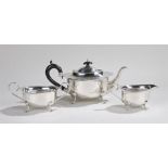 George V silver three piece tea service, Birmingham 1925, maker Henry Hobson & Sons, consisting of