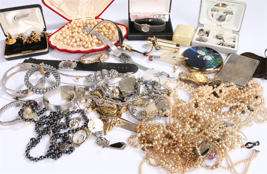 Costume jewellery, to include brooches, a rabbit foot brooch, ladies wristwatches, pearl