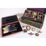 Jewellery box, containing costume jewellery, enamel badges etc, together with a part vanity set