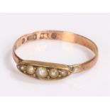 9 carat gold pearl set ring, with a row of pearls, ring size T