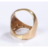 9 carat gold ring, with a coin slot, 4.3 grams