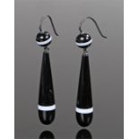 Pair of agate earrings, with white rings to the tapered black drops, 51mm long