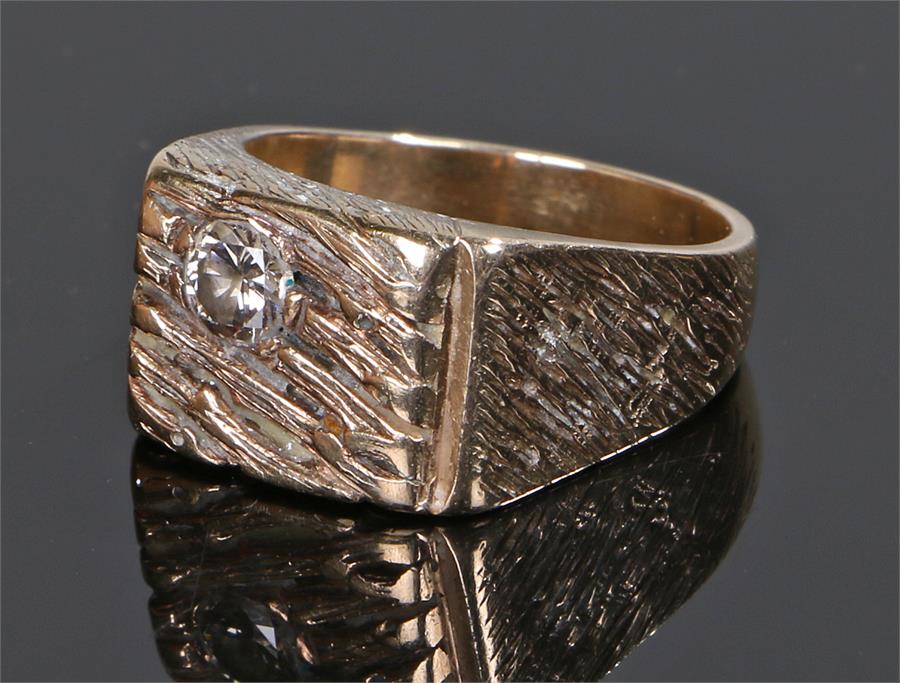 9 carat gold diamond set gentleman's ring, the wide ring with bark effect set with a round cut