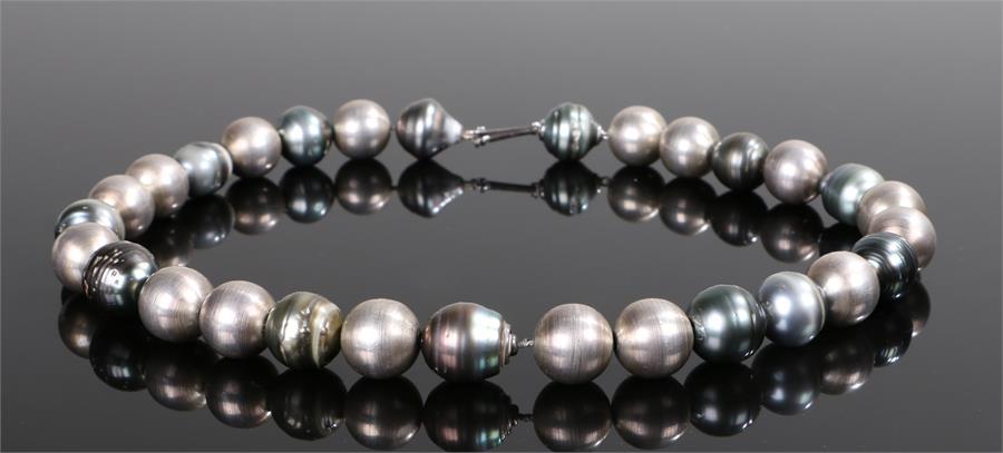 Tahiti pearl necklace, with a row of pearls and a silver clasp, the pearls approximately 16mm