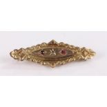 9 carat gold diamond set brooch, 2 grams