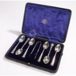 George V cased set of silver tea spoons, London 1912, to include six spoons and a pair of tongs, 2.