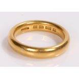 22 carat gold wedding band, 12.9 grams