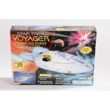 Playmates Star Trek Voyager Starship U.S.S. voyager NCC-74656, boxed