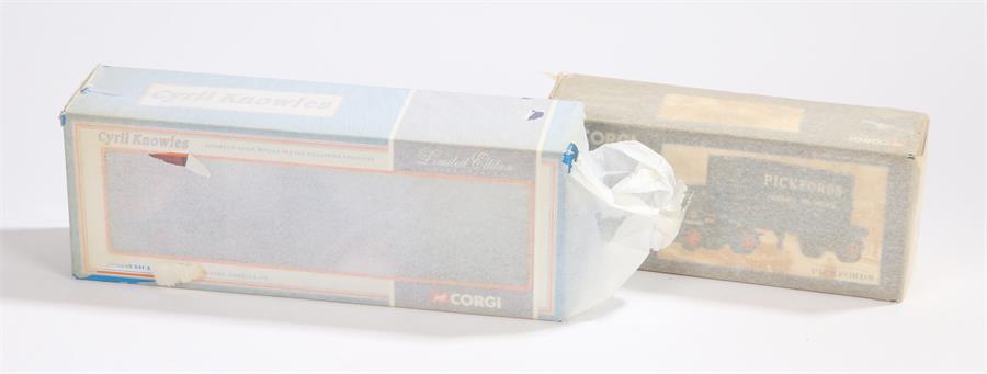 Corgi Classics 30501 Pickfords Thames Trader Platform Trailer & Container, Corgi 75901 Leyland Daf
