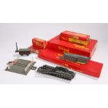 Triang Hornby model railway accessories to include track, R583 platform pack, etc (qty)