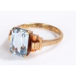 9 carat gold ring, set with a blue stone, ring size Q