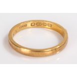 22 carat gold wedding band, 3.1 grams