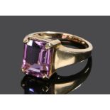 9 carat gold amethyst ring, with an amethyst set to the head, ring size O