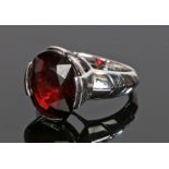 9 carat white gold garnet set ring, with an oval garnet, ring size O