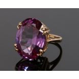 9 carat gold amethyst set ring with a four claw mount, ring size I