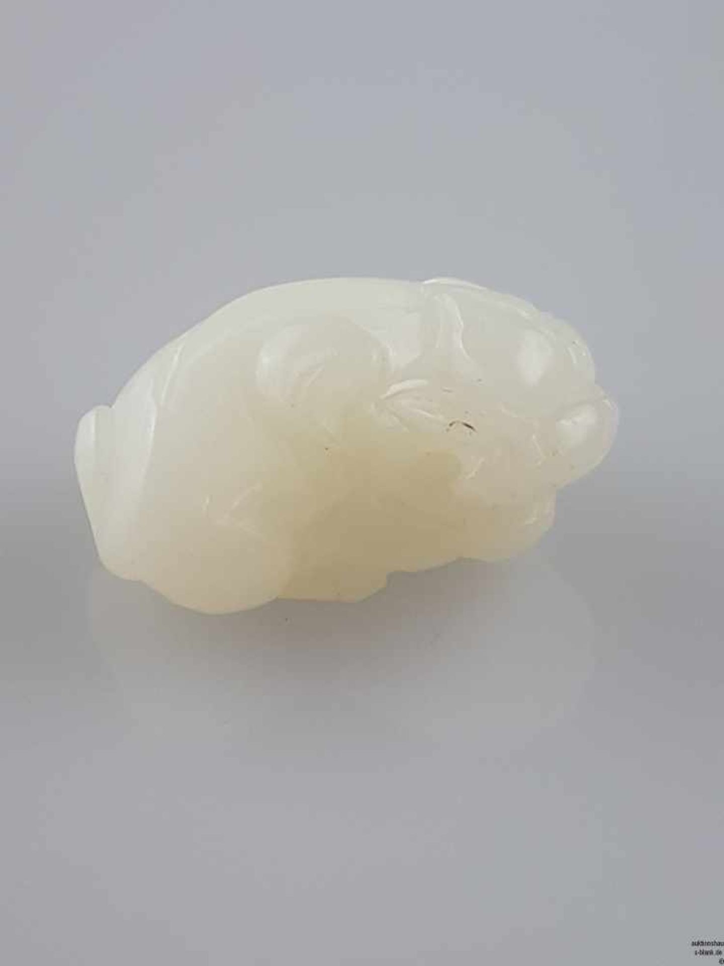 Paar Jadeschnitzereien - Hetian Jade von schöner weißer Farbe, kunstvoll vollrund geschnitzt, - Bild 5 aus 8